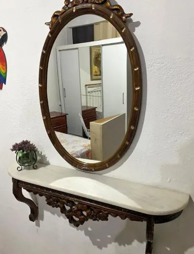 Conjunto Aparador de madeira mais espelho 