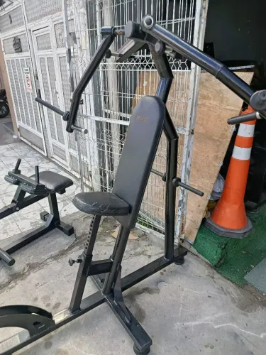 Vendo aparelhos de ginástica profissionais usados