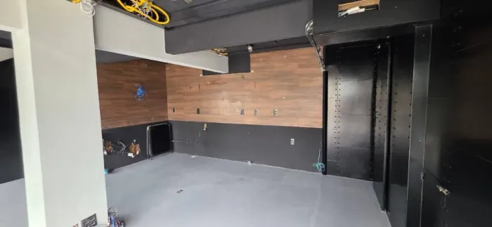 Loja comercial com ótima visibilidade em Campeche 74 m2