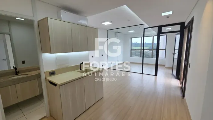 Sala Comercial 45m² com divisória em vidro e ares condicionados, no anexo do Iguatemi Shop