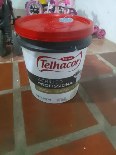 Vendo balde de tinta 18 litros cor Azul