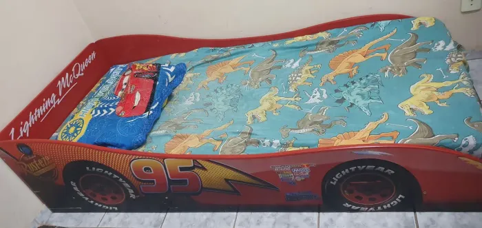 Cama infantil carro relâmpago mcqueen