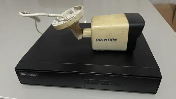 Vendo NVR com HD 2TB+camera