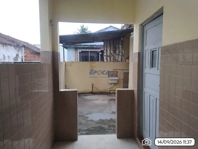 CASA EM BENTO RIBEIRO, 2 QUARTOS E VARANDA!