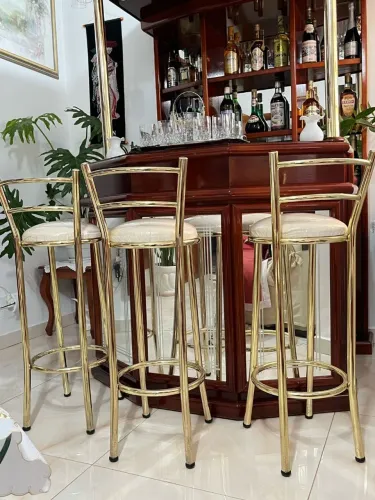 Vendo Bar de sala em mogno