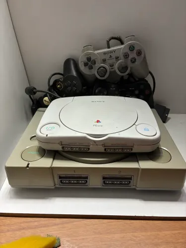 Lote de PlayStation vendido no estado