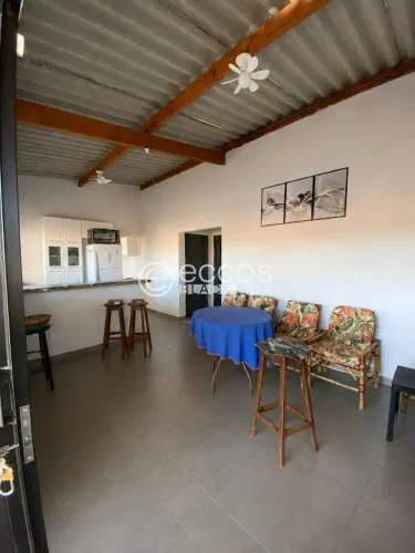 Chácara à venda, 2 quartos, 6 vagas, Área Rural de Uberlândia - Uberlândia/MG