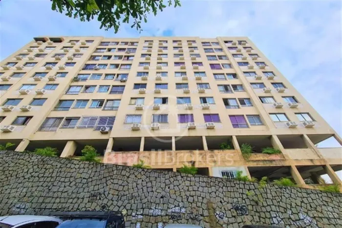 APARTAMENTO 2 QUARTOS À VENDA  CACHAMBI Rua Capitão Resende