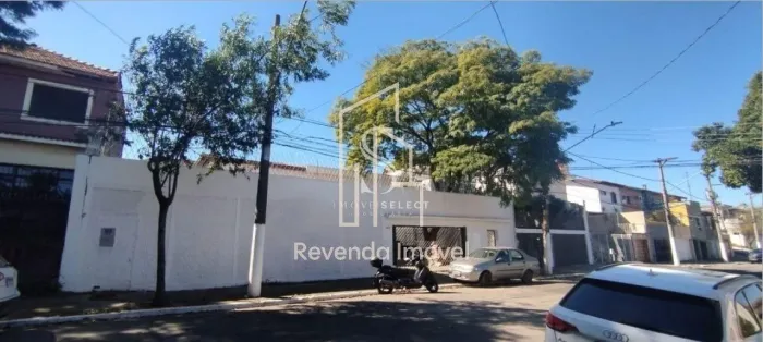 Casa comercial com 900m² de terreno, 400m² de area construida, 8 vagas 6 banheiros em Indi