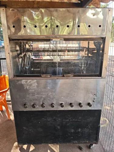 Máquina de assar frango