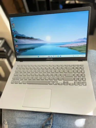 Notebook Asus i5 Ótimo estado de uso