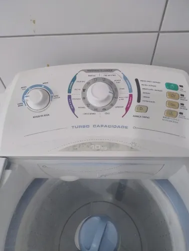 Máquina de lavar roupas 10Kg