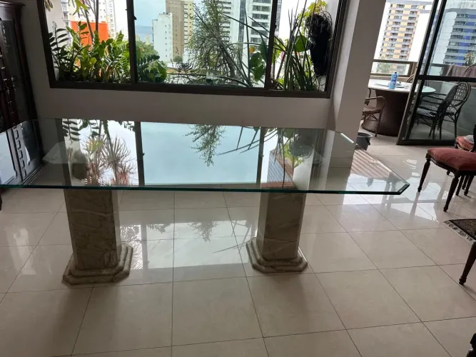 Tampo de mesa jantar bisotada em  vidro 2.20 comprimento x1.10 de largura!! Pés em carrara