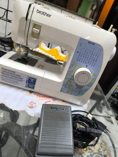 Máquina de costura Brother BM3700