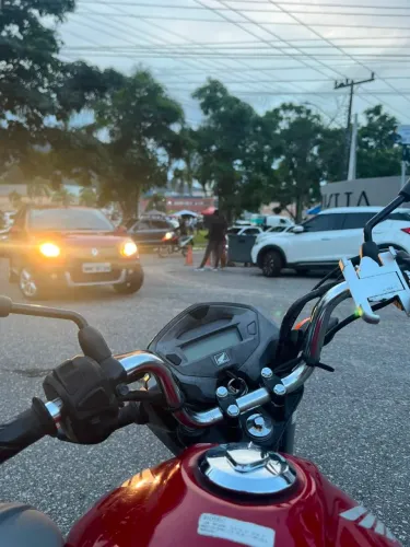 Vendo moto CG start. 2 ° dono, muito econômica, prática, ideal para o dia a dia