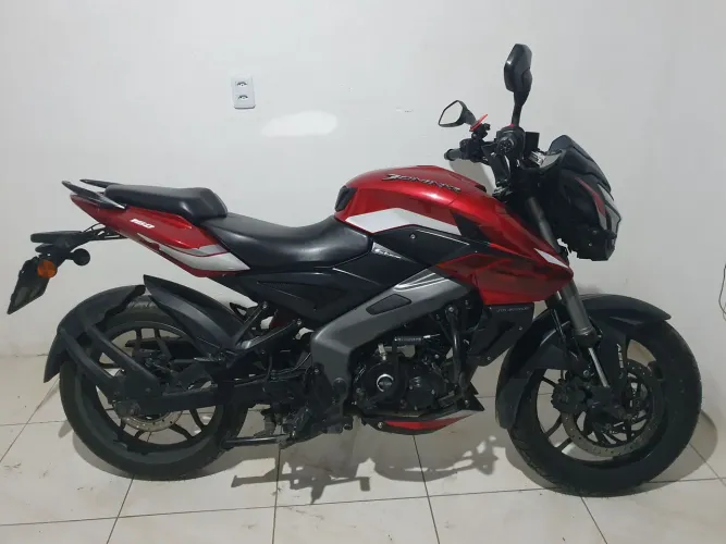 Bajaj 160 pra assumir financiamento