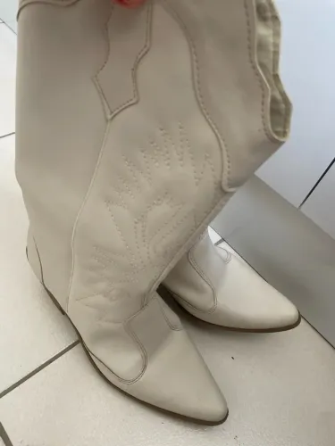 Vendo bota novíssima