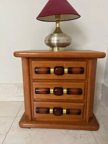 CRIADO DE MADEIRA 