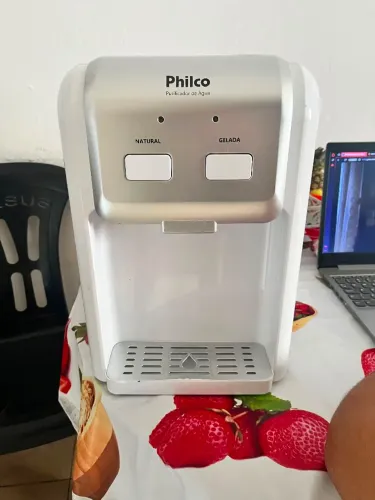Vendo um purificador de água philco.semi novo