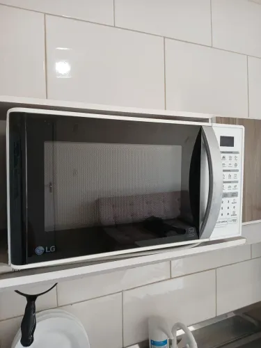 Micro-ondas LG 30 litros - Modelo MS3052RA
