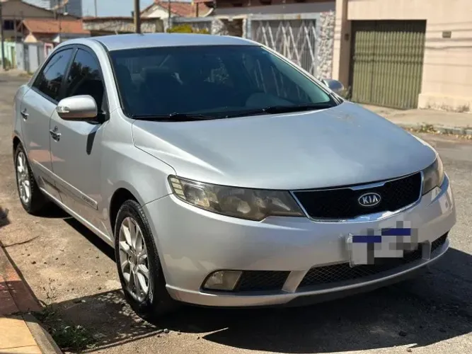 Kia Motors Cerato 1.6 16V Mec. 2011
