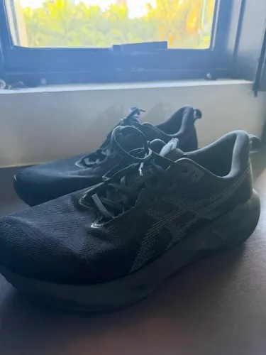 Asics Novablast 5 - Tam 45 BR - Seminovo - Tênis de corrida