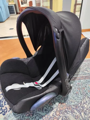 Bebê Conforto Maxi-Cosi CabrioFix + Base EasyFix