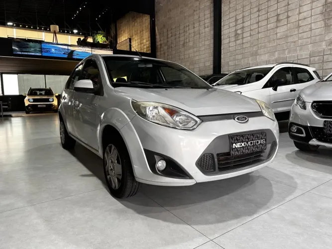Ford Fiesta Sedan SE 1.6 8V Flex 4P 2014