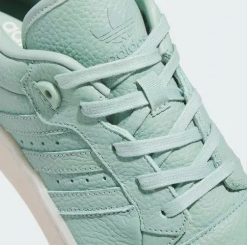 Tênis adidas exclusivo número 42 importado