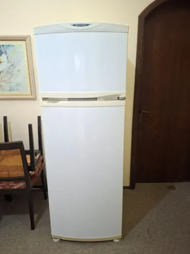 Geladeira  Brastemp Frost Free 330L