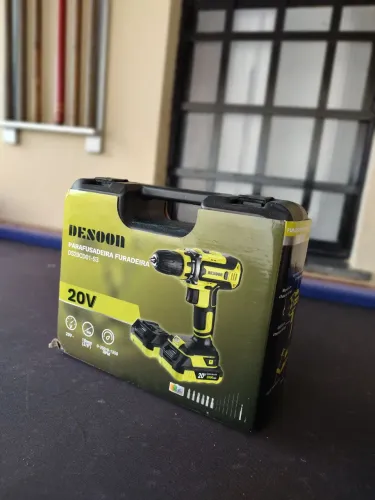 Parafusadeira furadeira 20v + kit com ponteiras e brocas