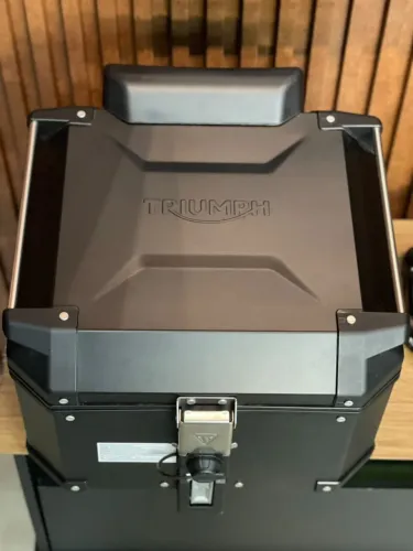 Baú Tiger 900 novo