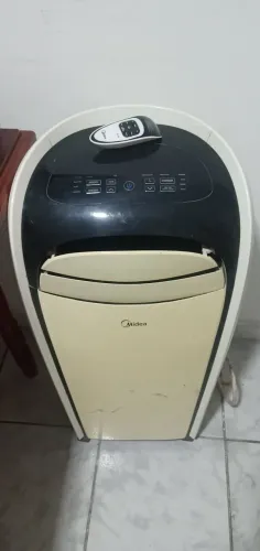 Ar-condicionado Midea c/ defeito 350,00