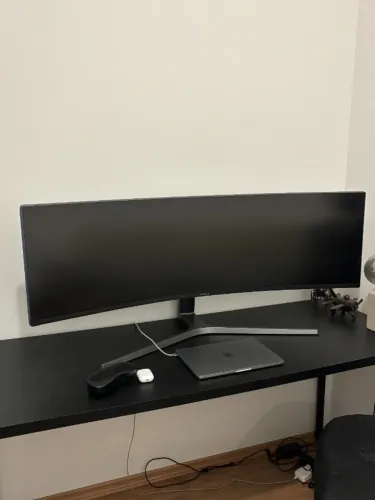 Samsung Odyssey C49HG90 49" Ultrawide Curvo COM TRINCO NO CANTO