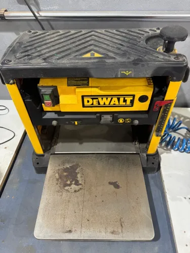 Plaina desengrossadeira Dewalt