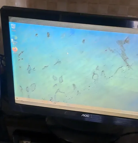Monitor AOC 22 polegadas (com defeito) 