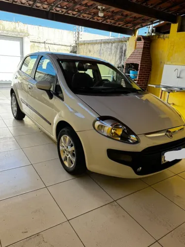 Fiat Punto Attractive 1.4 Fire Flex 8V 5P 2013