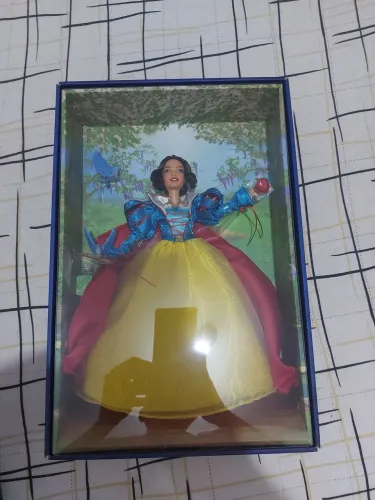 Boneca branca de neve live action Mattel 