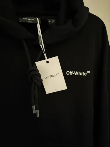 Casaco marca Off-White cor preto tamanho M