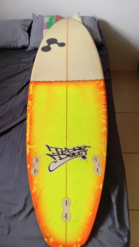 Prancha de Surf 5,11 com 28 de litragem com deck sem quilas