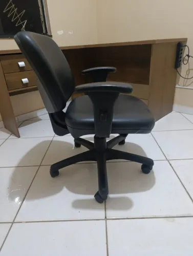 Cadeira de escritório antiga