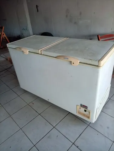 FRIZER HORIZONTAL BEM CONSERVADO
