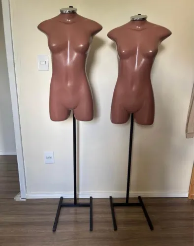 Busto manequim de fibra feminino com pedestal H