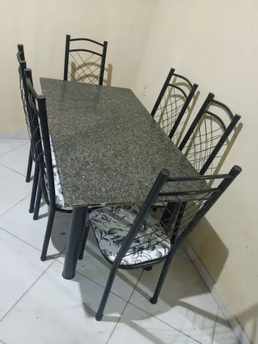 mesa com as 6 cadeiras faço entrega imediata e aceita cartão