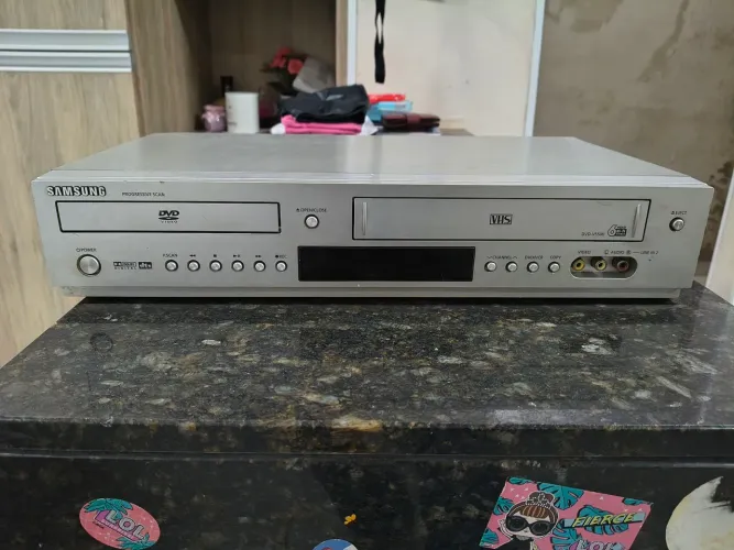 DVD player e vídeo cassete Samsung 