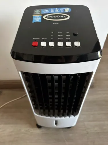 Climatizador Britânia BCL04FI 5 em 1 220V com controle - funcionando