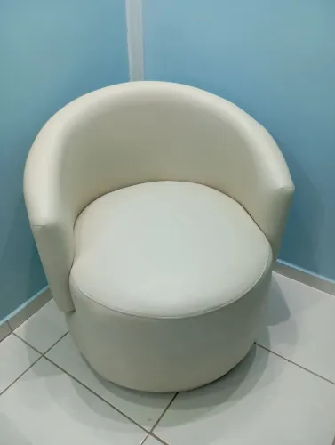 Poltrona orgânica para recepção ou consultório