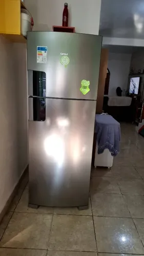Vendo uma geladeira