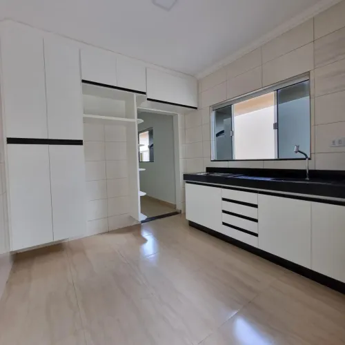 Tubalina  Casa 3/4  Armários e Cooktop na cozinha  Quintal c/ árvores frutiferas- 2151Udi