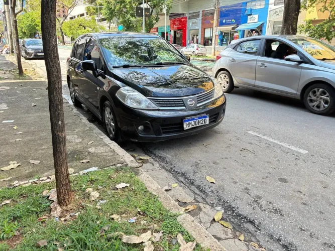 Nissan Tiida SL 1.8/1.8 Flex 16V Aut. 2009